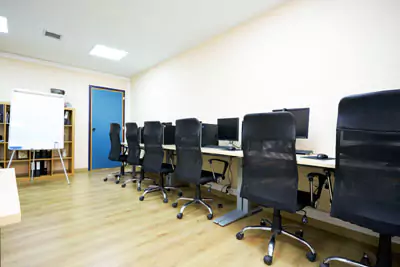 Ιδιωτικό γραφείο με μπαλκόνι Ιδιωτικό γραφείο με μπαλκόνι