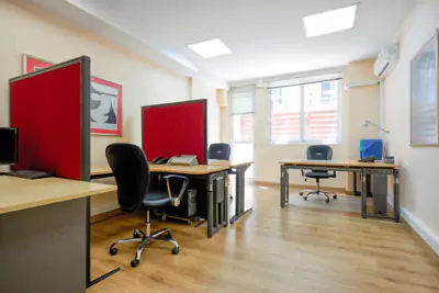 Ιδιωτικό γραφείο με μπαλκόνι Ιδιωτικό γραφείο με μπαλκόνι