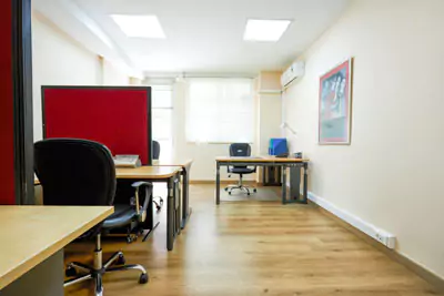 Ιδιωτικό γραφείο με μπαλκόνι Ιδιωτικό γραφείο με μπαλκόνι