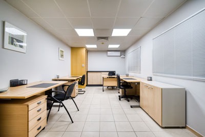 Γραφείο στον 4ο όροφο Γραφείο στον 4ο όροφο