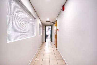 Διάδρομος στον 5ο όροφο Γ' Σεπτεμβρίου Διάδρομος στον 5ο όροφο Γ' Σεπτεμβρίου